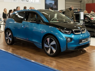 BMW i3 s dojazdom 330 km