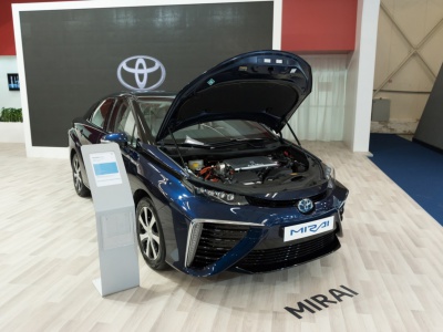 Toyota Mirai - prvé sériovo vyrábané auto na vodík